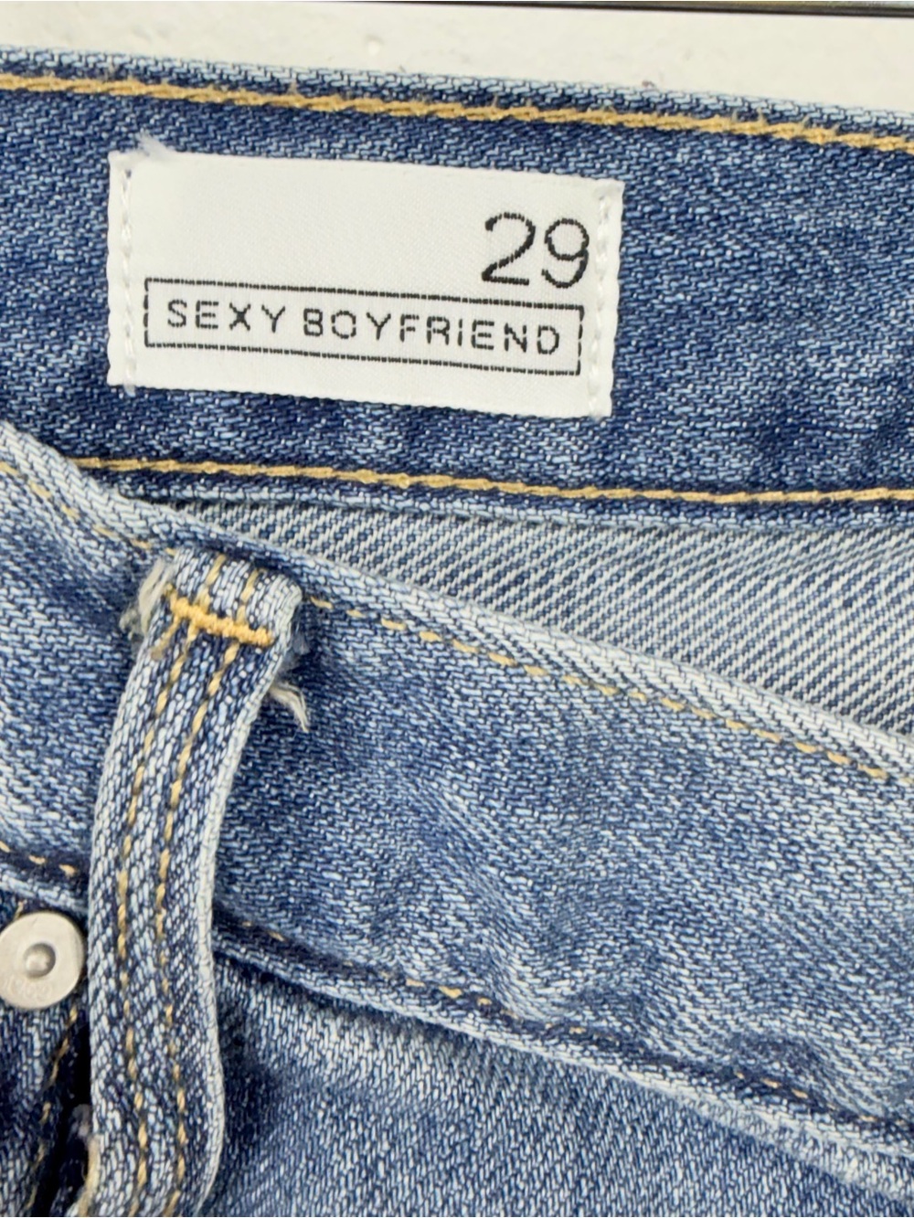 GAP Women’s Size 29 Sexy Boyfriend Durham Wash Distressed Ankle Crop Jeans - Picture 6 of 13